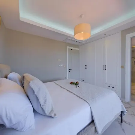 Oludeniz Luxury With Two Pools 페티예