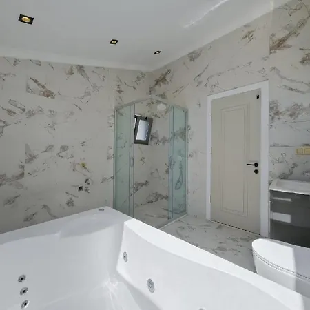 빌라 Oludeniz Luxury With Two Pools *