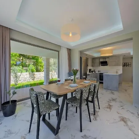 Oludeniz Luxury With Two Pools * Fethiye