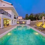 Villa Oludeniz Luxury With Two Pools *